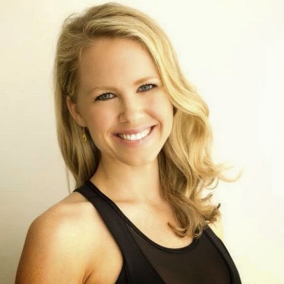 Meet your Posher, Nicole - Picture 1 of 1